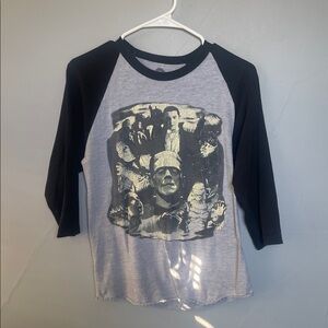 Universal Classic Monsters men’s small cotton raglan sleeve t shirt